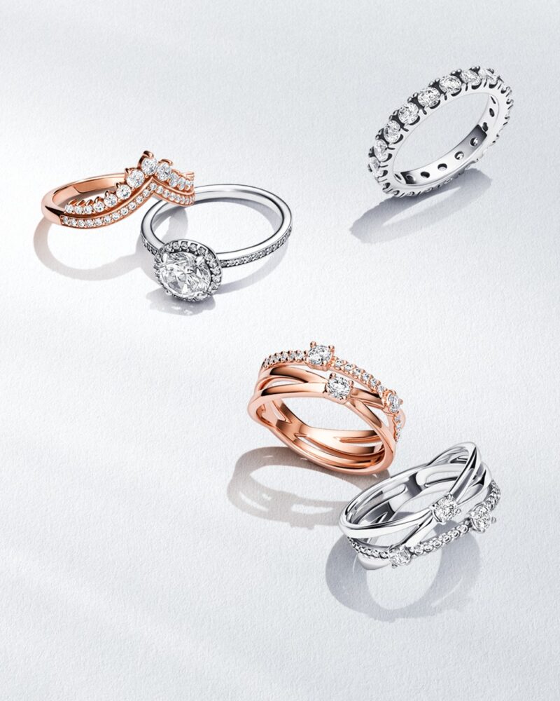 Illustration de l’univers et aussi une superbe collection de bagues