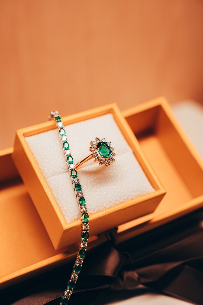 Illustration du service Pierres précieuses et soin de vos bijoux
